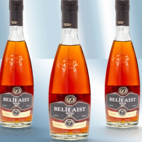Weinbrand "Belyj Aist", Divin XO, 7 Jahre, 40%, 500ml